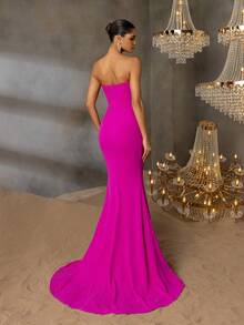 Faeriesty Đầm Maxi trang trọng thanh lịch với cổ khoét sâu và điểm nhấn là họa tiết hoa đính đá - Dáng đuôi cá, đuôi dài chấm đất dành cho tiệc Gala, tiệc cưới, dạ hội và tiệc cao cấp - Màu Hồng Tươi - Xem 2