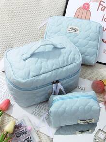 1 件/套 这款蓝色爱心绗缝包小巧清新可爱，是一款时尚休闲便携的化妆包，也可用于收纳卫生巾、有线耳机、充电器、耳机等物品，是旅行化妆包、护肤包、糖果化妆包、护士用品、节日礼物等的理想之选。它还可以用作收纳包、化妆品整理包、桌面整理包、圣诞礼物、小袋子、礼品袋/小手提包、化妆品整理包、迷你袋、大容量袋等，是送给女性的绝佳礼物。 - 藍色 - 查看 16