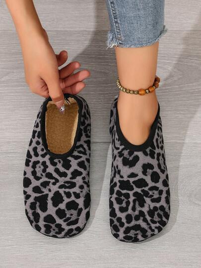 Women's Slip-On House Slippers - Soft Anti-Slip Warm Sole, Comfortable Lining Suitable For All Seasons, Versatile For Yoga, Diving, Dancing, Travel & Hotel Use, Easy To Carry And Machine Washable, Random Pattern