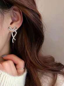 1 par de pendientes de lazo elegantes y geométricos para mujer, accesorios de joyería elegantes para ropa diaria. Pendientes de lazo dorados de Navidad, regalos navideños y de Año Nuevo. Pendientes de verano con diseño de lazo, accesorios de joyería para fiestas en la playa. - pendientes de lazo - Ver 13