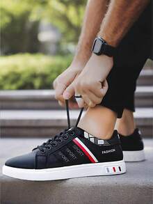 Zapatos deportivos ligeros para hombre Zapatos de tabla con cordones resistentes al desgaste Diseño de moda antideslizante Zapatos casuales para correr Se puede utilizar en varios escenarios Tres colores disponibles - Negro - Ver 3