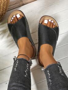 女士加大码坡跟凉鞋，夏季软底舒适钩环休闲交叉步行鞋底，新款跨境厚底露趾鞋 - 黑色 - 查看 6