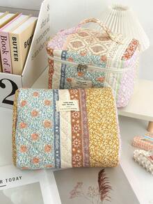 1pc Vintage Contrast Random Flower Pattern Quilted Large Capacity Cosmetic Bag, Fashionable Portable Cosmetic Bag, Girls Travel Cosmetic Bag, Portable Toiletry Bag, Can Hold Lipstick, Sanitary Napkins, Coins, Small Items, Etc., Suitable For Home, Travel, Cruise, Vacation And School Use, Wedding Bridesmaid Gifts, Birthday Gifts, Gifts For Good Friends - Beige - View 3