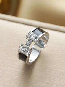 1 件时尚奢华铜 18K 镀金全冰字母 H 形可调节戒指，适合女性约会之夜和正式穿着、结婚周年纪念礼物 - H字母戒指 - 查看 3