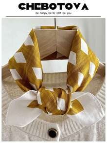 1条女士真丝围巾，小巧精致，碎花图案密集装饰，复古发带款式，适合搭配连衣裙