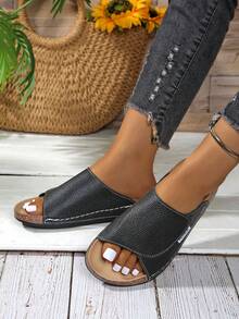 女士加大码坡跟凉鞋，夏季软底舒适钩环休闲交叉步行鞋底，新款跨境厚底露趾鞋 - 黑色 - 查看 2