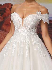 白色加固网眼和香槟色衬里露肩可拆卸薄纱长款A字形闪亮刺绣婚纱