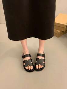 Sandalias planas casuales de unicolor para damas,plantilla con plataforma recortada inspiradas en el lujo - Negro - Ver 2