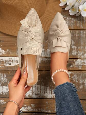 2025 秋季米色穆勒平底鞋，尖头女式露背一脚蹬乐福鞋，带超大蝴蝶结装饰，优雅百搭的一脚蹬凉鞋，适合春夏季