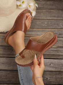 Sandali da donna con suola spessa e platform, infradito con zeppa comodi e casual per l'estate