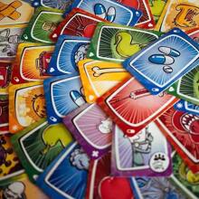 1 pieza Juego de cartas del Virus Goliat, el juego de cartas contagiosamente divertido, color verde, adecuado como regalo de Halloween, Navidad, juego de mesa, ¡regalo festivo!