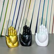 1 Peça, Ornamento de Gesto em Forma de Coração, Ornamento da Mão de Buda do Coração Amoroso. É uma Decoração Clássica para o Lar. Esses Ornamentos Podem Ser Colocados em Mesas, Mesas de Cabeceira, Mesas de Centro da Sala de Estar, Etc., Adicionando um Ambiente Quente e Romântico aos Casamentos. Eles Também Podem Servir como Decorações Festivas e Adornos para Confissões de Namoro, Criando uma Pequena Surpresa para o seu Amor na Vida Diária.