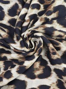 1 件 130*130 厘米豹纹围巾/披肩，女士时尚豹纹和黑色边框流苏方形围巾，奢华纹理面料，适合日常穿着 - 黑色 - 查看 5