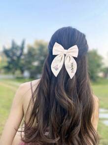 1 Stück beige Haarbögen für Frauen und Mädchen, Buchstabe A Stickerei, Klammern mit lila Blume, Stoff Bogen, elegante Haarbögen-Clips, Hochzeit Urlaub Bögen Haarspangen, Damenschmuck