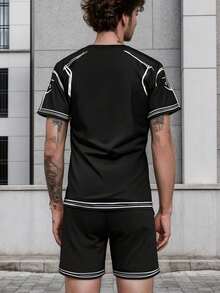 Set di maglietta a maniche corte con stampa e pantaloncini da uomo, outfit estivo casual - nero - Visualizzare 4