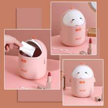 1PC Penguin Design Desktop Wastebasket With Lid, Mini Wastebasket, Small Wastebasket With Lid, Desktop Wastebasket, Plastic Desktop Wastebasket, Swivel Top Lid Design To Prevent Odor Leakage, Used For Storing Fruit Peels And Confetti On Desktop To Keep It Neat And Tidy, Suitable For Bathroom, Home Office Desk Decorations, Coffee Table, Office, Living Room, Study Room. Back To School