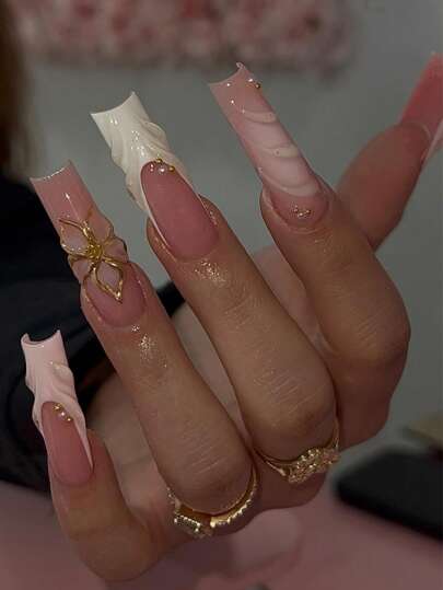 24 piezas de uñas postizas cuadradas largas en color rosa nude con decoración de flores hechas a mano y diseño ondulado del agua, acabado brillante, estilo dulce, cubren toda la uña, aptas para uso diario de mujeres y niñas