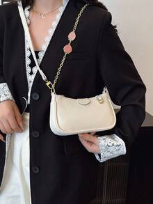 新款时尚经典小丑纯色PU防水面料单肩法棍包，草莓金属链条装饰腋下包，优雅手提包，商务通勤包，适合旅行、购物、派对、节日庆典 - 白色 - 查看 10