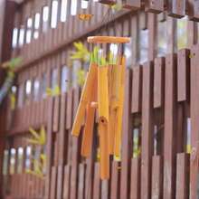 1个手工竹制风铃，黄色，声音悦耳动听，适合室内外装饰，可用于花园、码头、露台、家居装饰，铝制框架，或作为生日、毕业礼物、房间装饰、卧室装饰、家居装饰、墙面装饰、客厅装饰。 - 彩色 - 查看 14