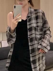 女士格子印花休闲长袖衬衫，随机剪裁，长袖上衣