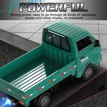 新款1:16比例遥控漂移攀爬2.4G喷水车，带喷水功能、音乐、灯光、尾灯、可开启车门，适合作为男孩女孩的趣味生日或节日礼物。