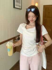 Petite Sweet 褶皱裹身设计不对称短款短袖 T 恤，夏季