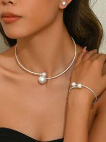 Set de joyería de 4 piezas para mujer, incluye collar, pulsera y aretes, de estilo minimalista con perlas y metal plateado, de moda y versátil