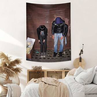 1pc 2-Person Posing Tapestry, Background Decor, Wall Decor, Polyester Hanging Tapestry For Living Room, Bedroom, Office, Dorm, Home Party Decoration, Rectangular Wall Hanging Cloth With Draping Effect. Includes 3 Wall Nails And 2 Clips.