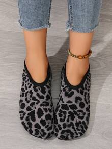 女士一脚蹬家居拖鞋 - 柔软防滑保暖鞋底，舒适衬里，适合所有季节，多功能用于瑜伽、潜水、舞蹈、旅行和酒店使用，易于携带和机洗，随机图案 - 黑色 - 查看 6