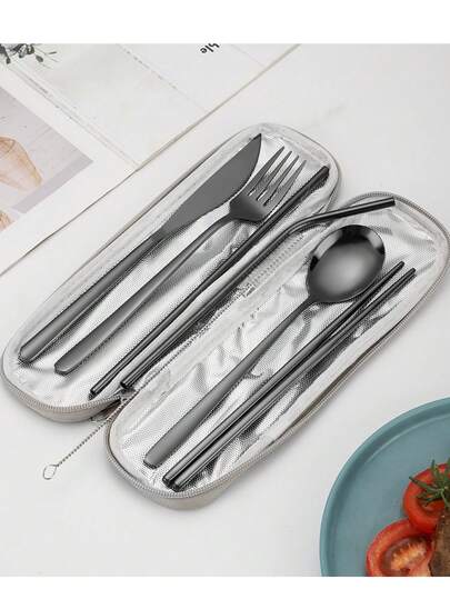 不锈钢餐具套装，韩式牛排餐具，包括筷子、吸管，方便携带，适合户外旅行和学生使用。