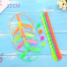 6/12/24PCS/50pcs飞行直升机玩具，户外玩具飞盘，带发射器的飞盘飞碟，竹蜻蜓手擦塑料螺旋桨，生日派对礼物，礼品袋填充物，皮纳塔填充物，颜色随机