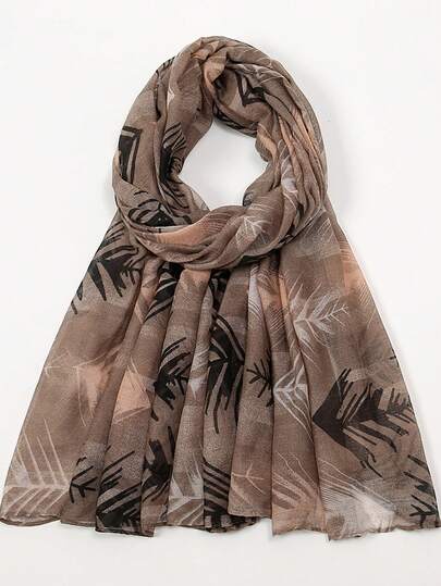 1条叶子印花涤纶休闲围巾，春、夏、秋、冬四季皆宜，可搭配连衣裙使用。