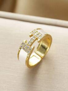 1 件时尚奢华铜 18K 镀金全冰字母 H 形可调节戒指，适合女性约会之夜和正式穿着、结婚周年纪念礼物 - H字母戒指 - 查看 4