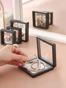 1 件悬挂展示盒、挂盒、珠宝、硬币和收藏品展示盒、便携式挂膜盒、抗氧化珠盒、防尘珠宝悬挂收纳盒、日常珠宝包装、透明包装、多功能礼品包装盒、适用于手工艺品展览、家居装饰和珠制品、女士收纳整理器旅行必需品返校宿舍收纳