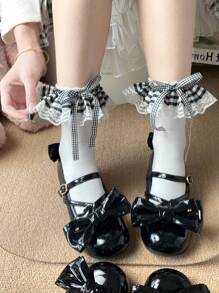 1 Par de Calcetines Medianos Estilo Lolita Japonés para Mujer, con Adorno de Lazo y Volantes Negros en Blanco