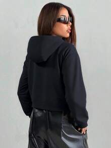 女士短款外套，春季轻便连帽多口袋拉链休闲户外外套 - 黑色 - 查看 4