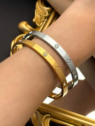 1/2 piezas de brazalete de acero de titanio, pulido espejo, recubrimiento electrónico al vacío, no se descolora fácilmente, circonita, trébol de cuatro hojas con suerte, estilo clásico y de moda, adecuado para uso diario, boda y vestido de noche escolar, joyería, joyería de oro, joyería para mujer, brazaletes, accesorios para mujer, joyería de acero inoxidable, brazaletes para mujer, joyería occidental