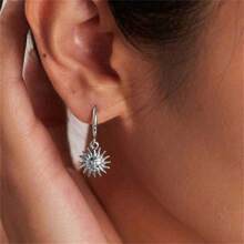 1pc French Vintage Titanium Steel Earrings With A High-End Feeling, Sun Pendant Earrings