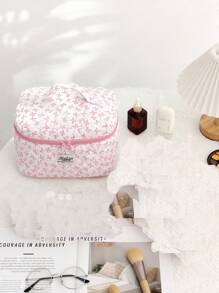 1 set di borse da viaggio e accessori composto da: 1 borsa per cosmetici con fiocco su sfondo bianco, 1 zaino da viaggio, 1 borsa per articoli da toeletta, 1 borsa per biancheria intima, 1 borsa per assorbenti igienici, custodia per cuffie, tappi per le orecchie, cuffie, caricabatterie, rossetto, cosmetici, profumo, prodotti per la cura della pelle, decorazione per la casa. Adatto per madri, studenti, donne, chiavi, regali per le vacanze
