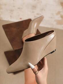 女士时尚韩版方头坡跟一脚蹬穆勒鞋，手工褶皱百搭休闲乐福鞋高跟鞋 - 卡其色 - 查看 3