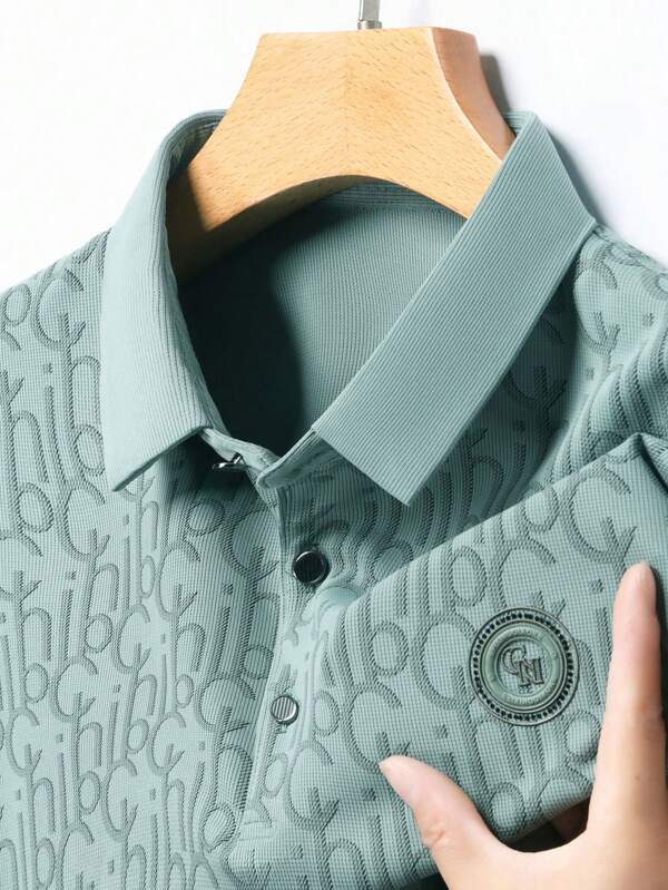 Camisa polo de hombre con estampado de letras y patrón de waffle, ropa casual y ligera para el verano