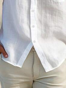 Camisa casual de manga corta de unicolor para hombres, camisa de vacaciones en la playa de Hawái color azul cielo