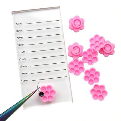 100 PCS PINK/WHITE Eyelash Extension Glue Holder Flower Shape Glue Cup +1pc Grafted Eyelash Tool Scale Plate, With Groove Beautiful Eyelash Drops Crystal Table Rectangular Discriminator,For Home Use Or Eyelash Shop Use, Easy To Carry