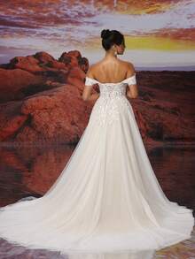 白色加固网眼和香槟色衬里露肩可拆卸薄纱长款A字形闪亮刺绣婚纱