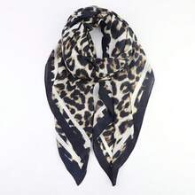 1 件 130*130 厘米豹纹围巾/披肩，女士时尚豹纹和黑色边框流苏方形围巾，奢华纹理面料，适合日常穿着 - 黑色 - 查看 8