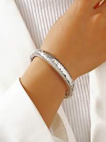 1 chiếc vòng tay kim loại trơn tối giản, thích hợp cho việc đi lại hàng ngày, kinh doanh, phong cách lãng mạn kiểu Pháp, phong cách cực kỳ đơn giản, thích hợp cho các buổi tụ tập bạn bè, những dịp sang trọng, váy dự tiệc, phụ nữ - Búa bạc - Xem 2