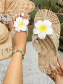 Tongs plates bohèmes pour femmes, nouvelles sandales d'été polyvalentes style fée avec fleur de marguerite, conviennent pour la plage, la fête, le bureau, la maison, élégantes et