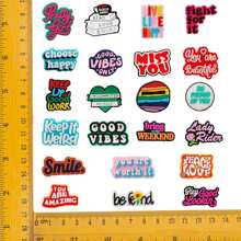 22 Unidades Série de Palabras Inspiradoras DIY Encantos para Bolsas de Playa de Goma, Decoraciones de Moda para Bolsos, Accesorios, Grandes Regalos para Navidad, Cumpleaños, Accesorios de Playa, Artículos Esenciales para Vacaciones