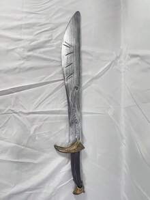 1把手持仿真剑，PU材质，剑型模型，道具武器，适用于万圣节服装、舞台表演、影视动画模拟、角色扮演，无害仿真武器