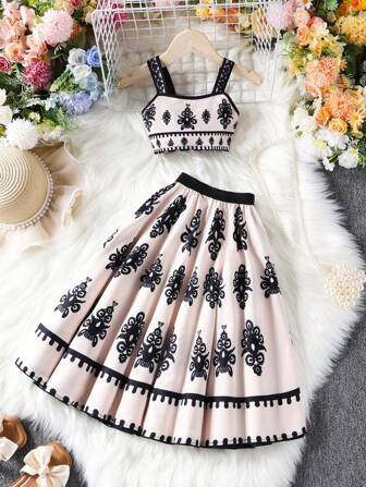 2件套年轻女孩夏季吊带短款上衣和复古印花长裙套装